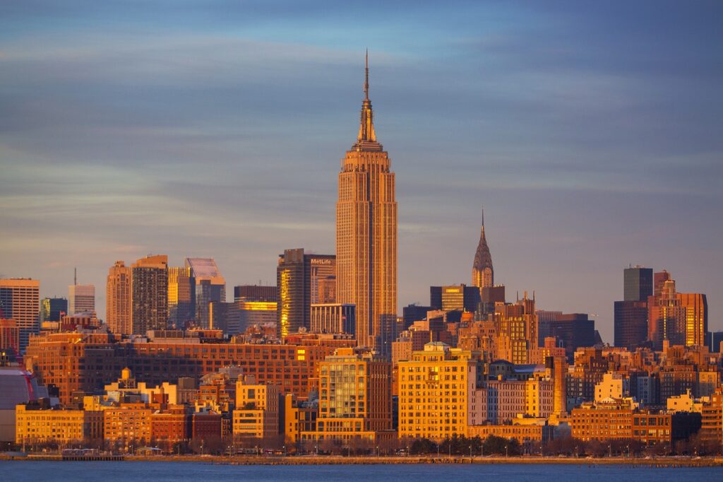 the court of thorns and roses in order